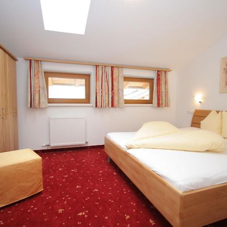 Charming Apartment In Uderns With Balcony Bagian luar foto