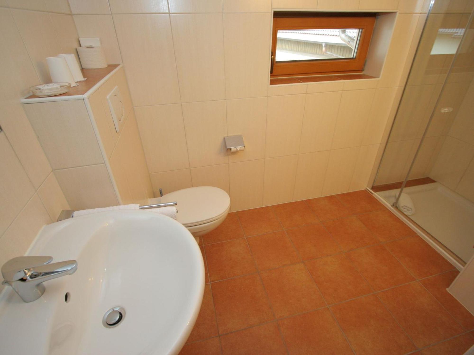 Charming Apartment In Uderns With Balcony Bagian luar foto