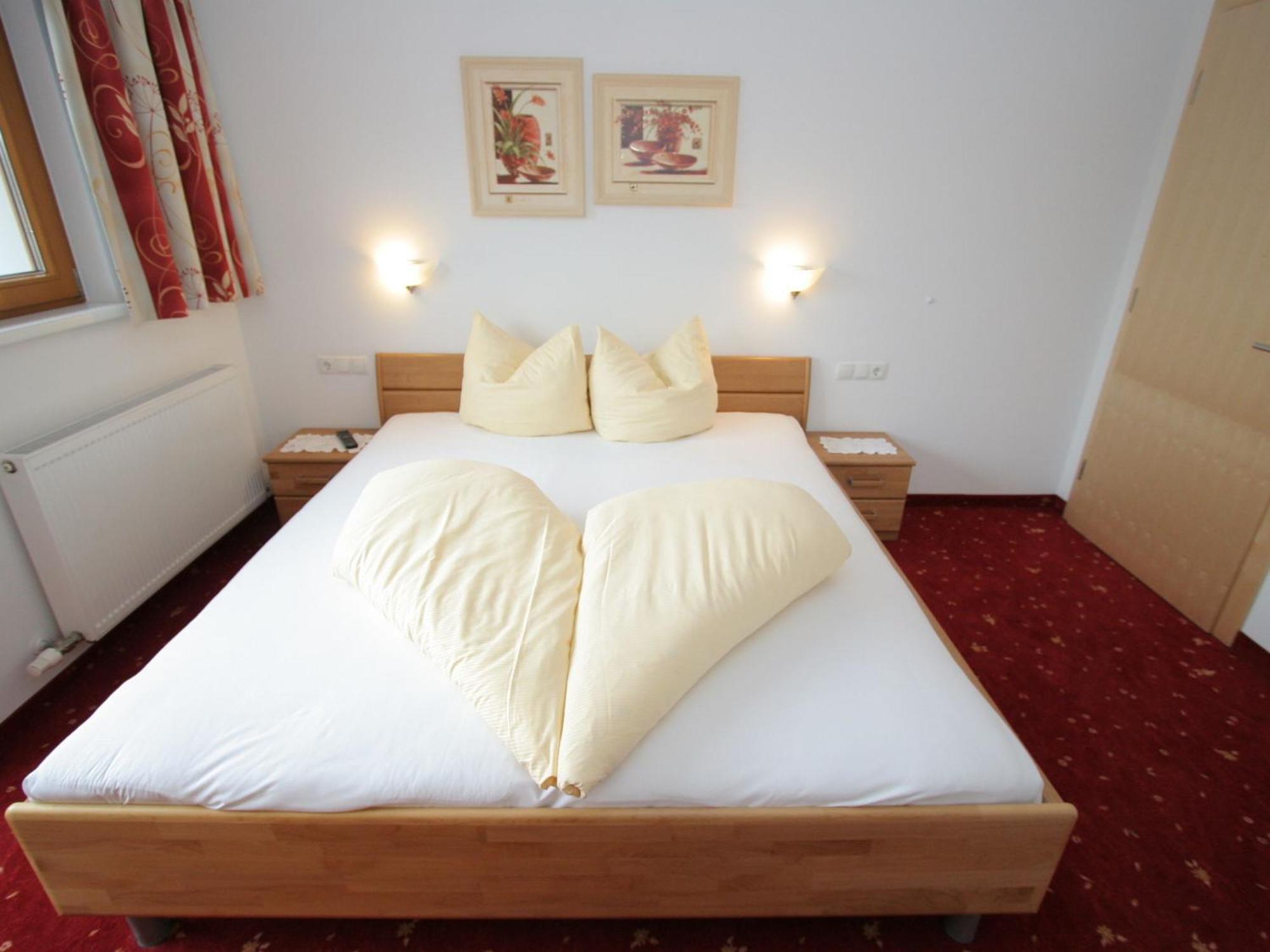 Charming Apartment In Uderns With Balcony Bagian luar foto