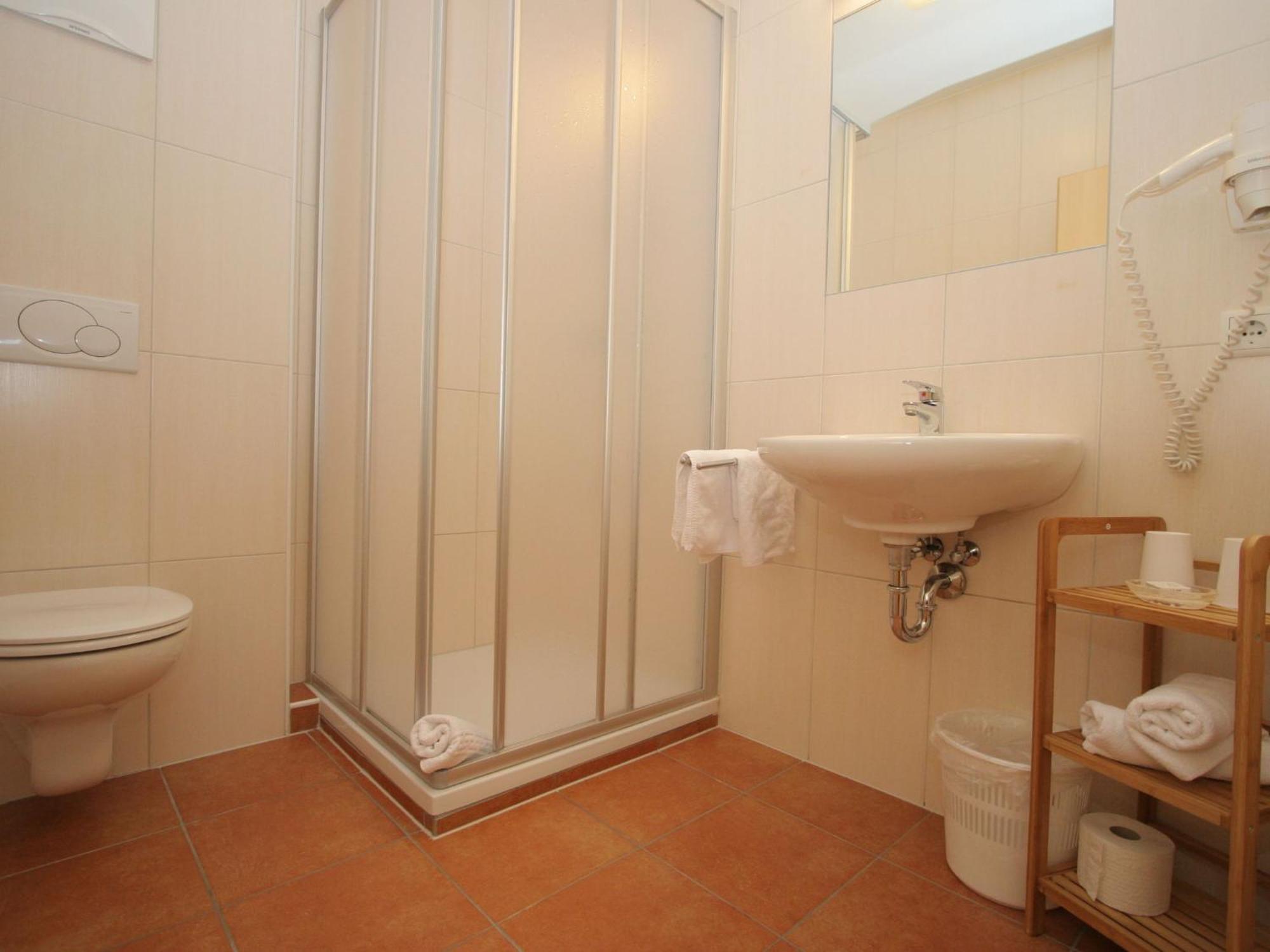 Charming Apartment In Uderns With Balcony Bagian luar foto