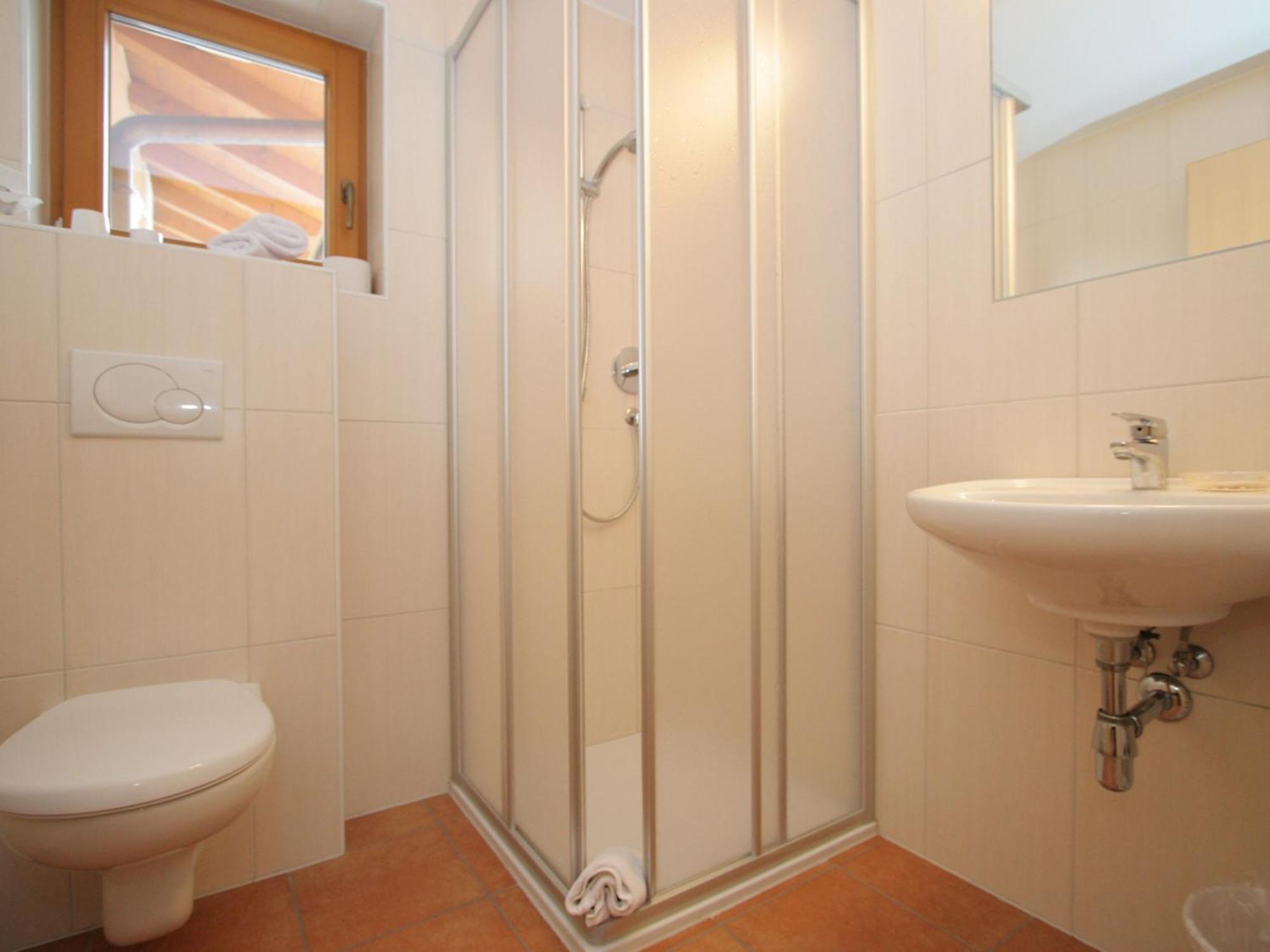 Charming Apartment In Uderns With Balcony Bagian luar foto